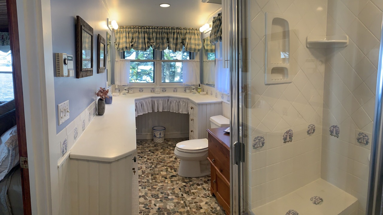 Photo of Bathroom in Friendship