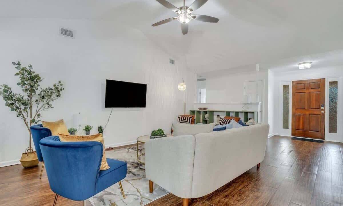 Photo of Livingroom in Richmond Hill