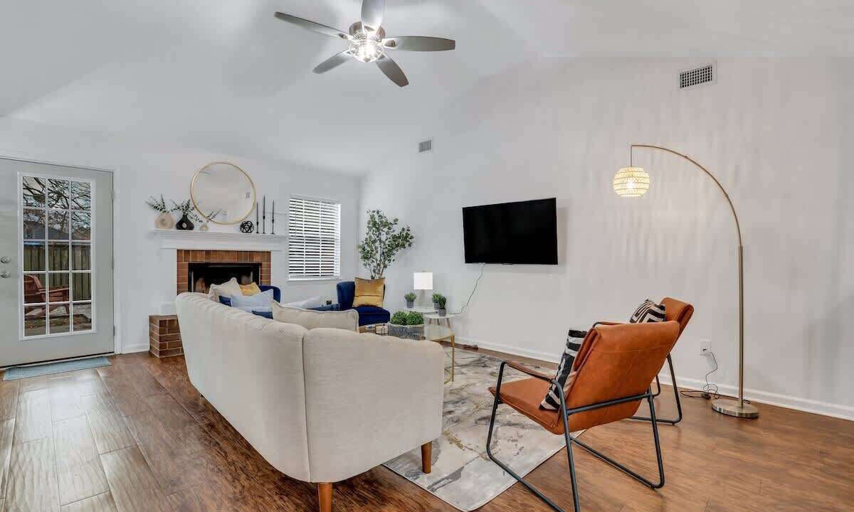 Photo of Livingroom in Richmond Hill