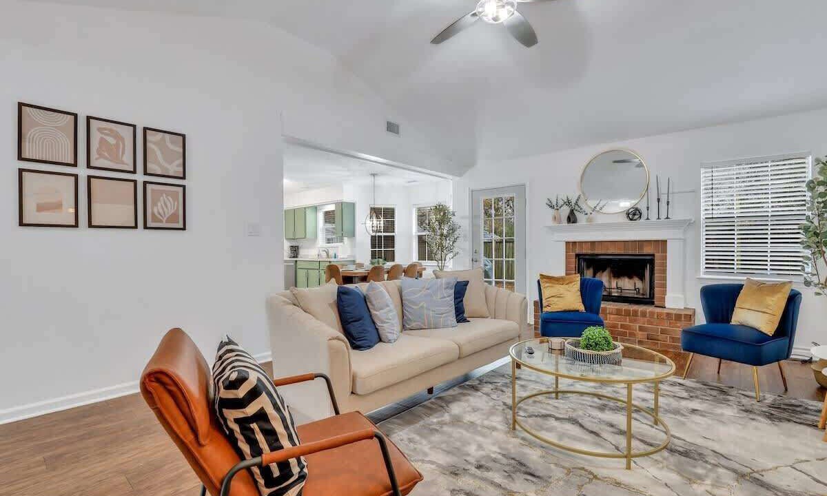 Photo of Livingroom in Richmond Hill