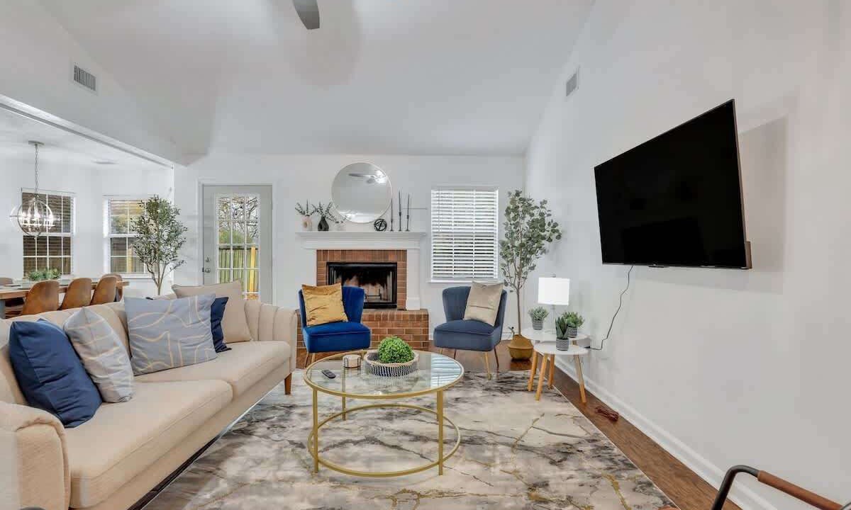 Photo of Livingroom in Richmond Hill