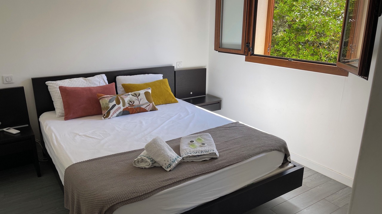 Photo of Bedroom in Olmeto