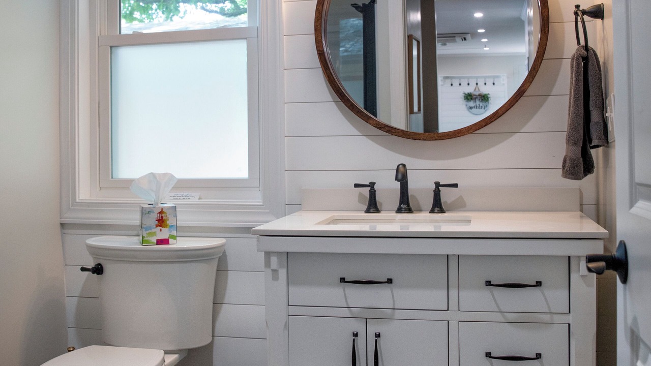 Photo of Bathroom in Lamoreaux Landing