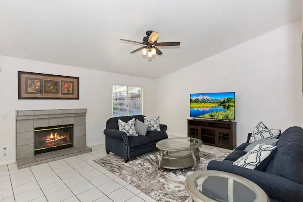 Photo of Livingroom in Victorville