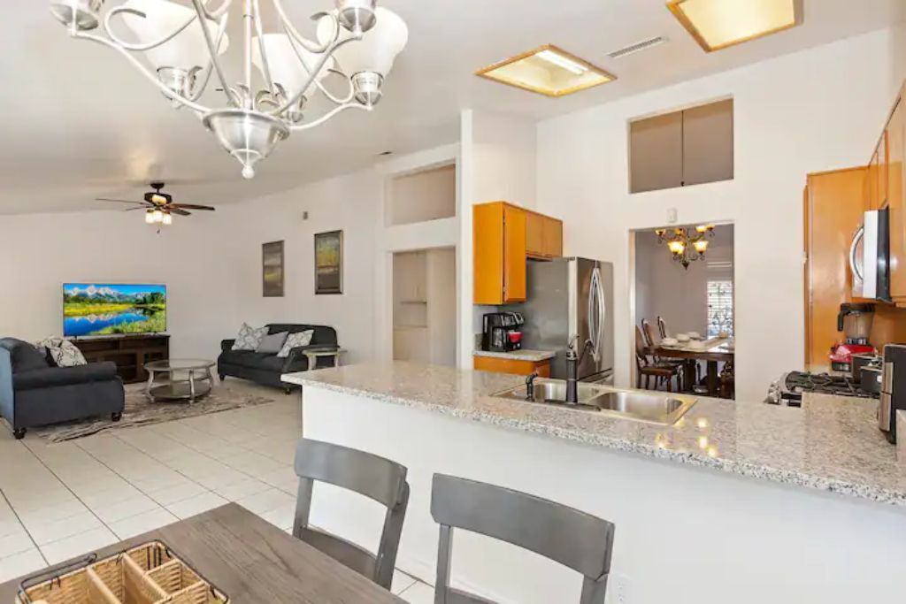 Photo of Livingroom in Victorville