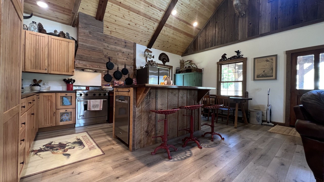 Photo of Others in Hermann