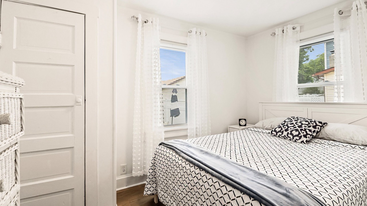 Photo of Others in Wall