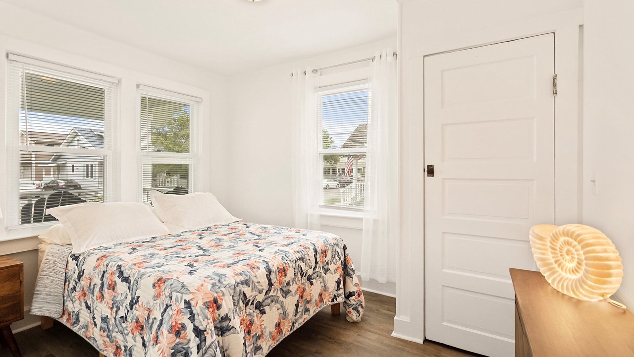 Photo of Others in Wall