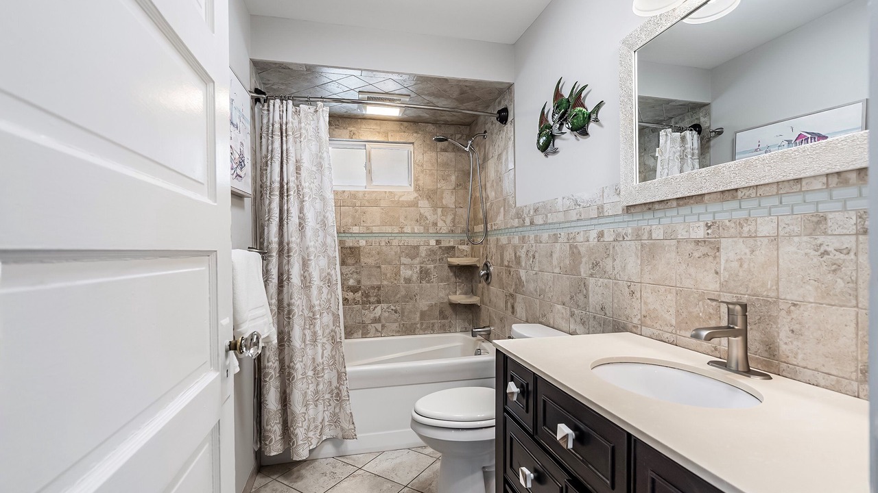 Photo of Bathroom in Wall