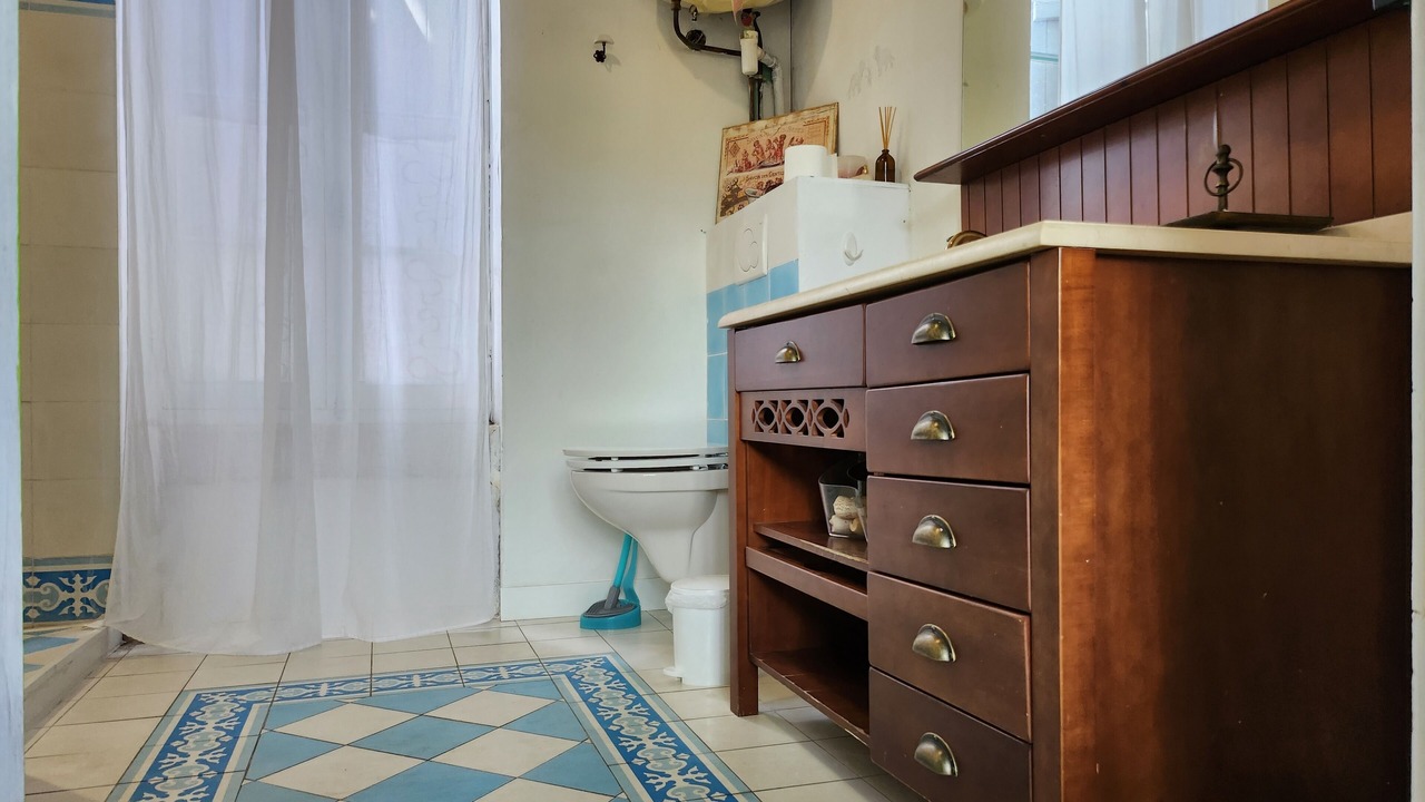 Photo of Bathroom in Nalliers