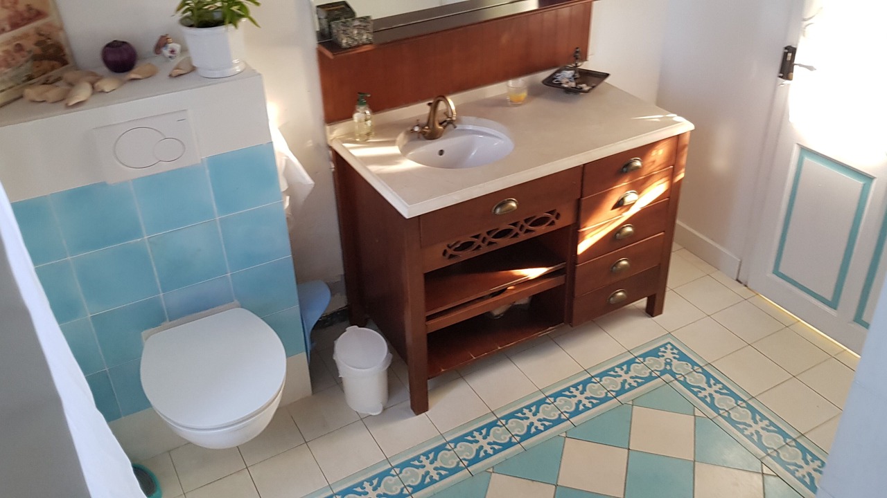 Photo of Bathroom in Nalliers