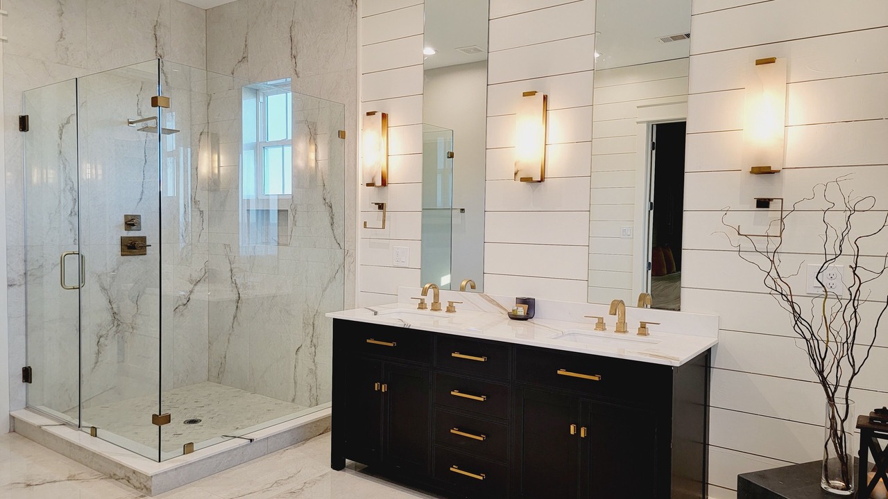 Photo of Bathroom in Galveston
