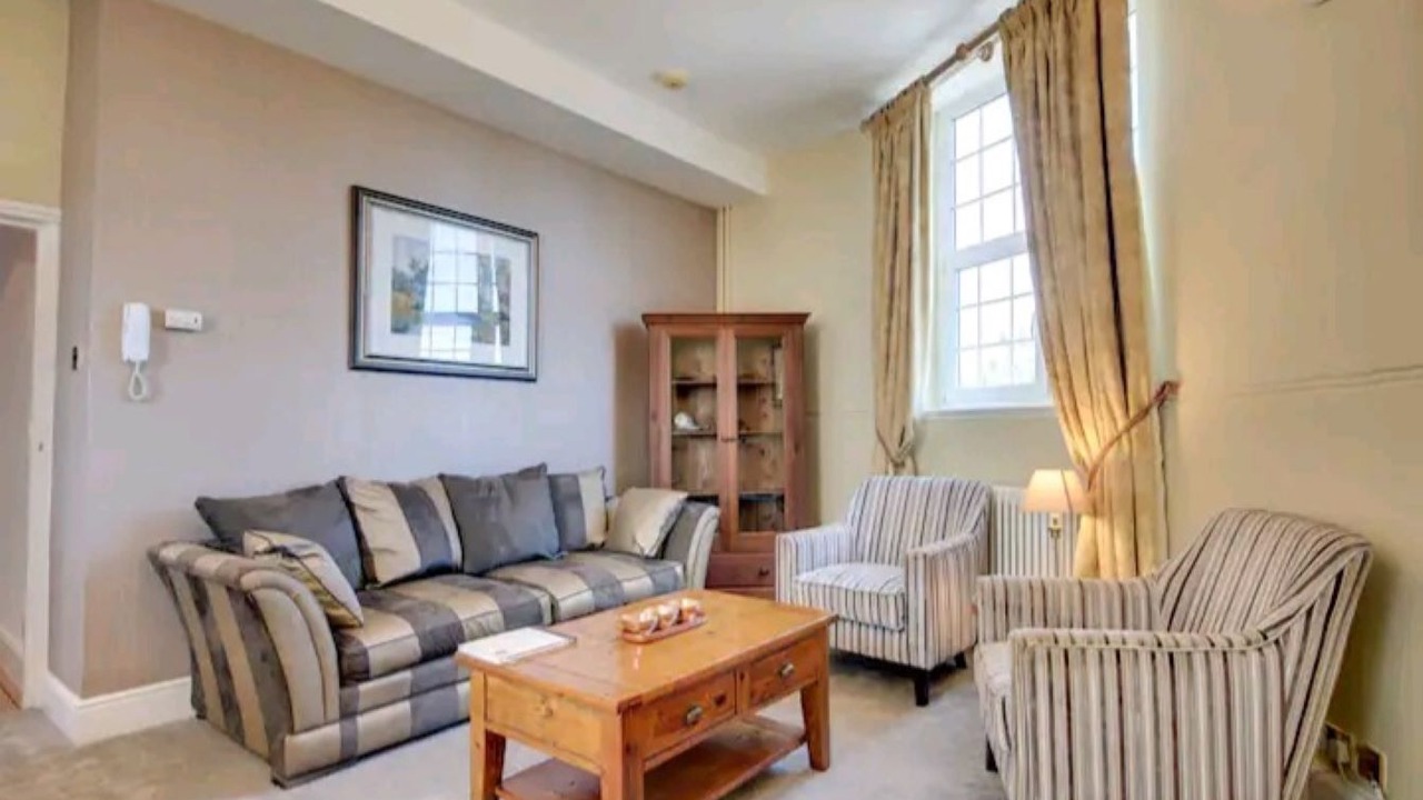 Photo of Livingroom in Swinton