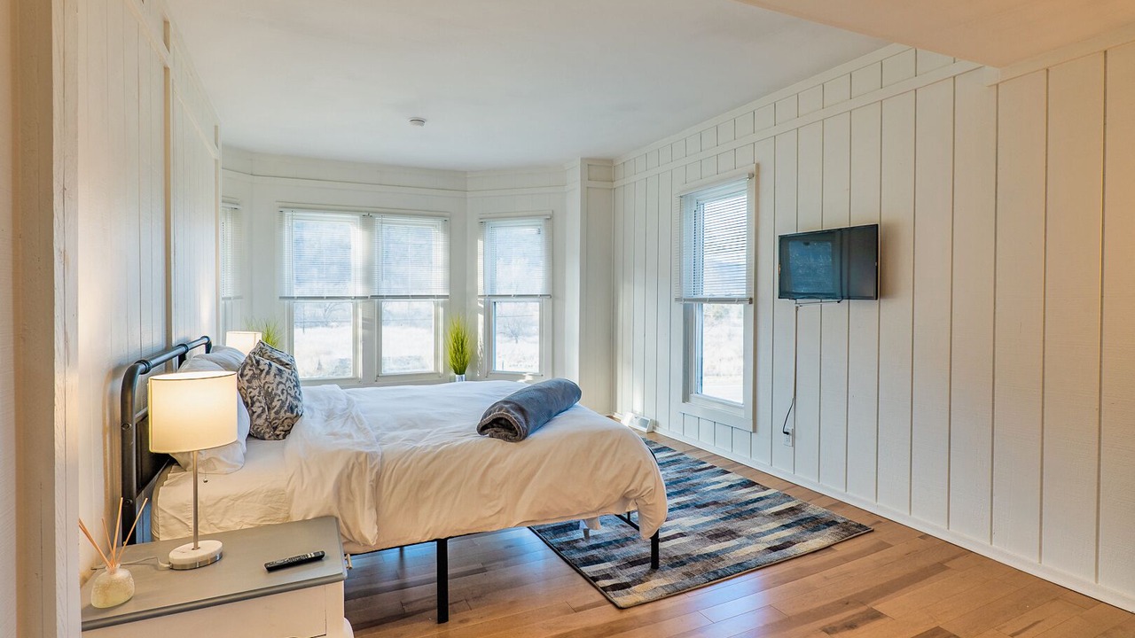 Photo of Bedroom in Bristol Hills