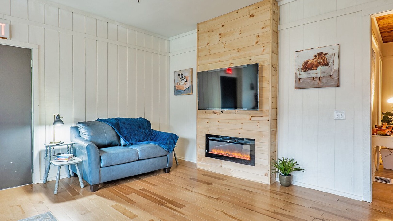Photo of Livingroom in Bristol Hills