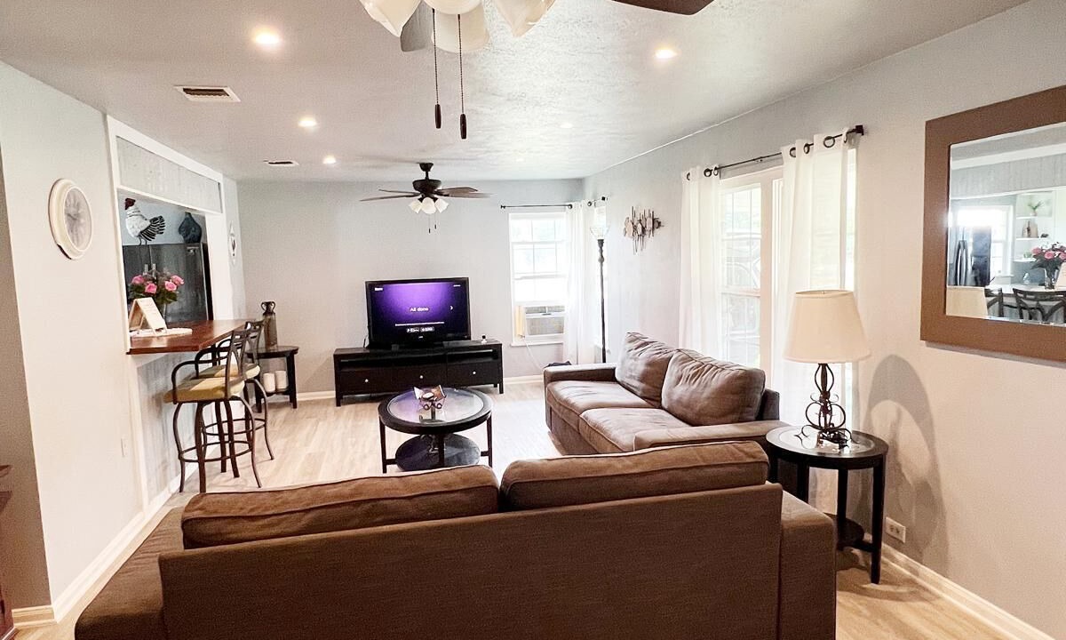 Photo of Livingroom in Cameron