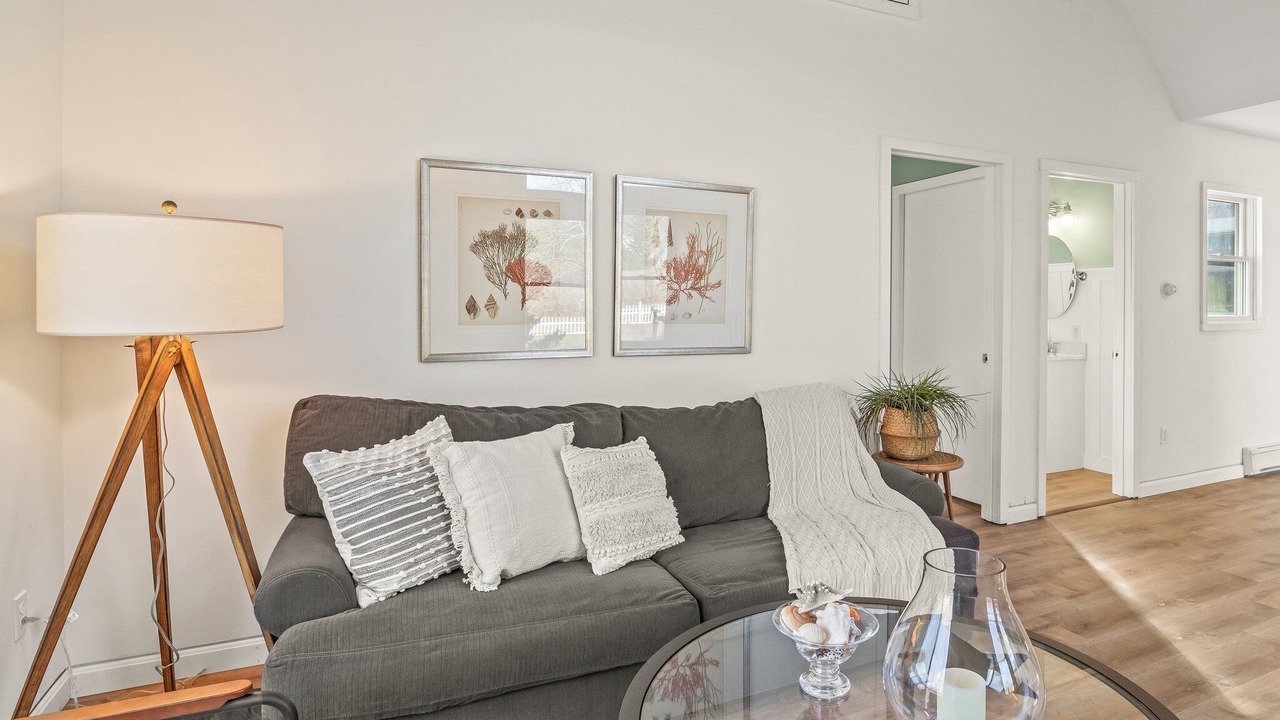 Photo of Livingroom in East Harwich