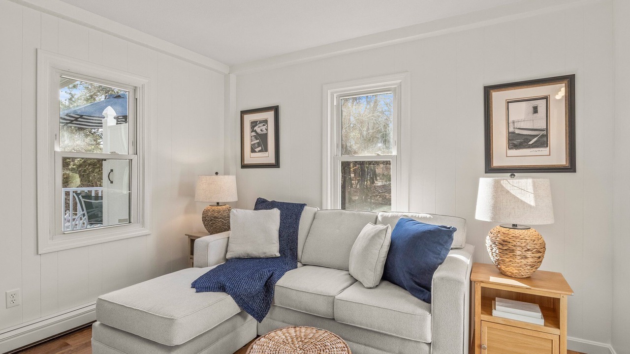 Photo of Livingroom in East Harwich