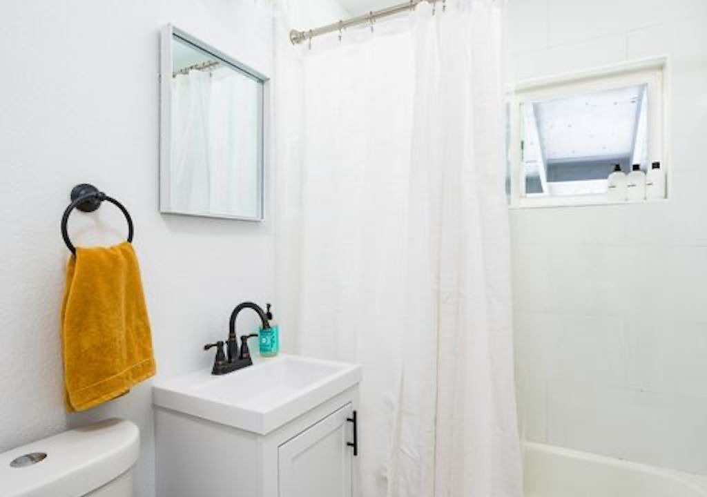 Photo of Bathroom in Applewood Villages