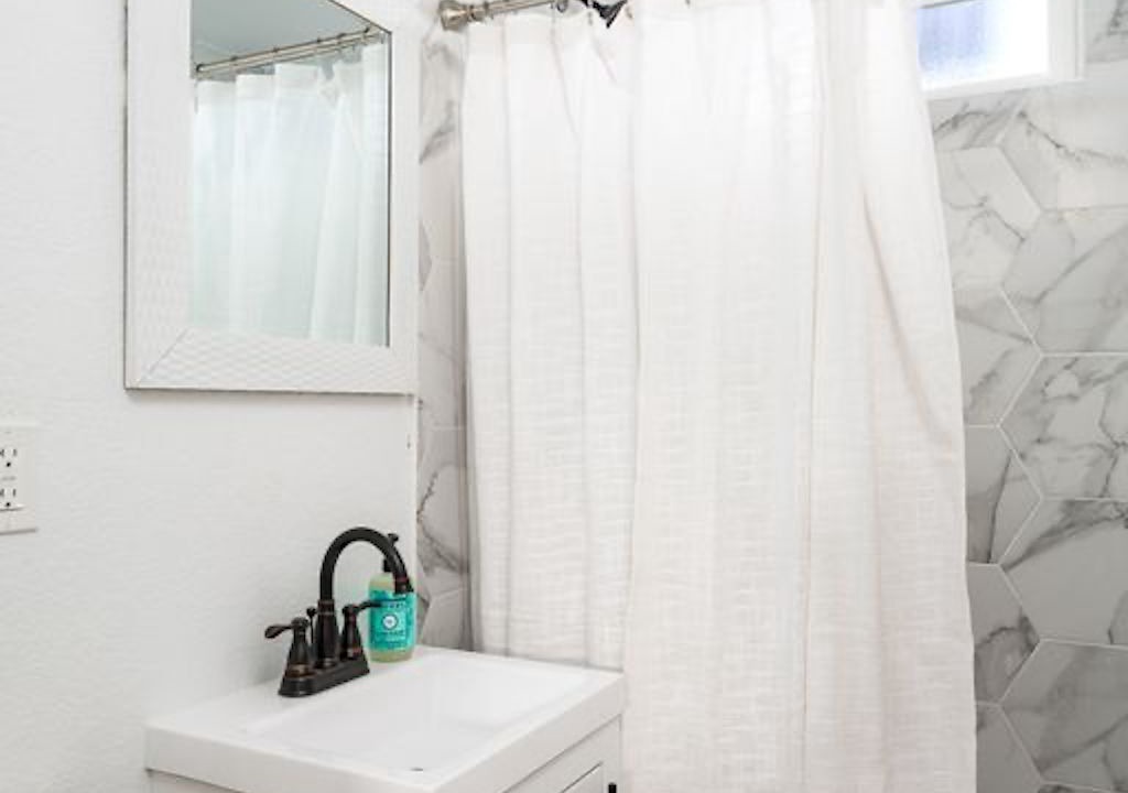 Photo of Bathroom in Applewood Villages
