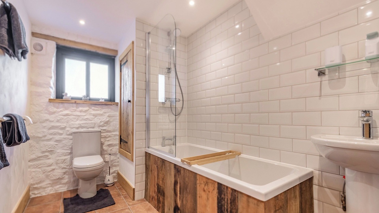 Photo of Bathroom in Clevedon