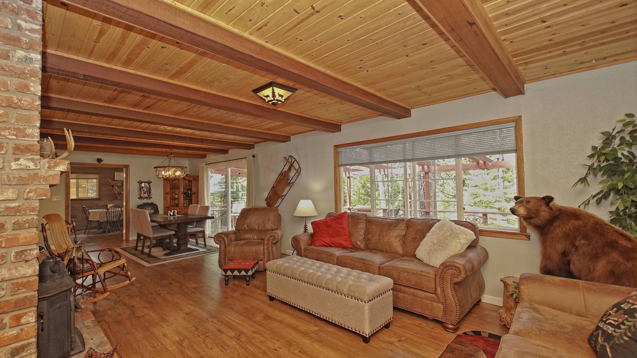 Photo of Livingroom in Shingletown
