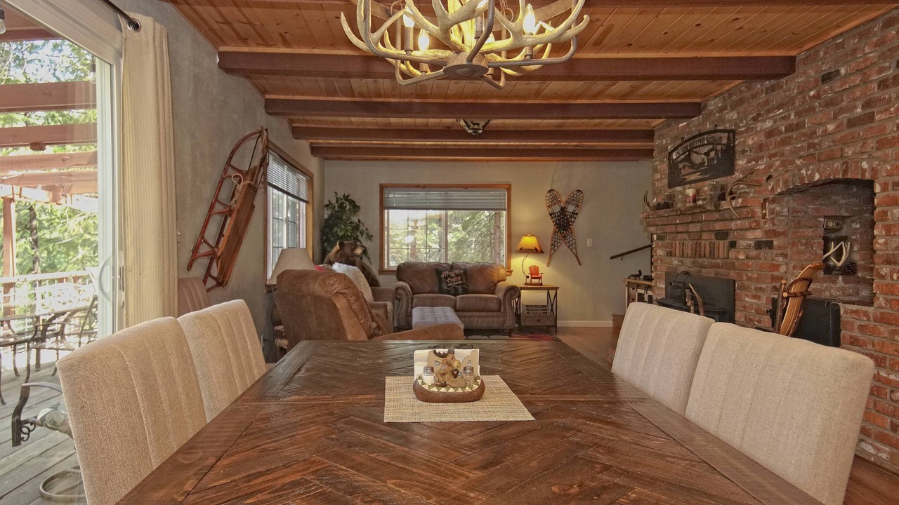 Photo of Livingroom in Shingletown