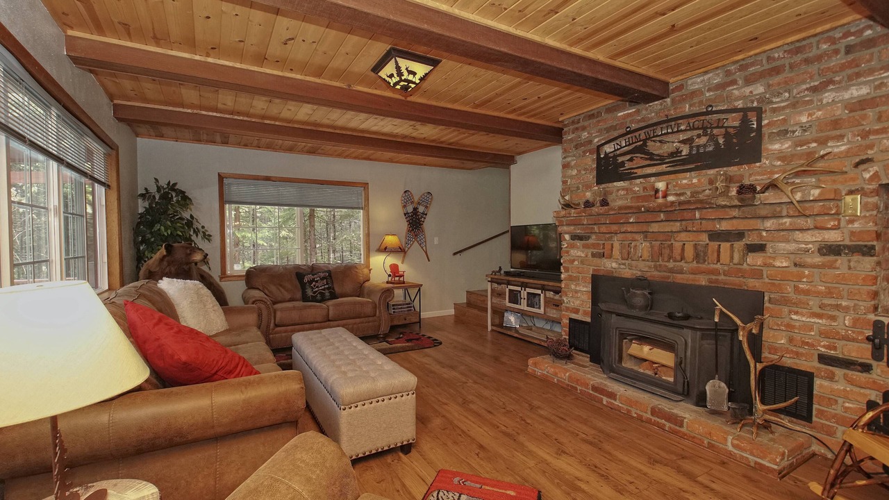 Photo of Livingroom in Shingletown