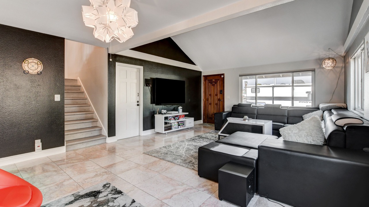 Photo of Livingroom in Spring Valley