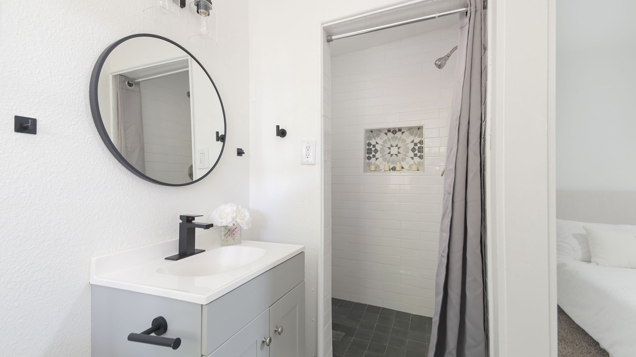 Photo of Bathroom in Mahncke Park
