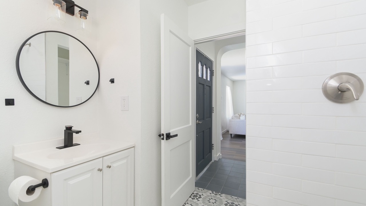 Photo of Bathroom in Mahncke Park