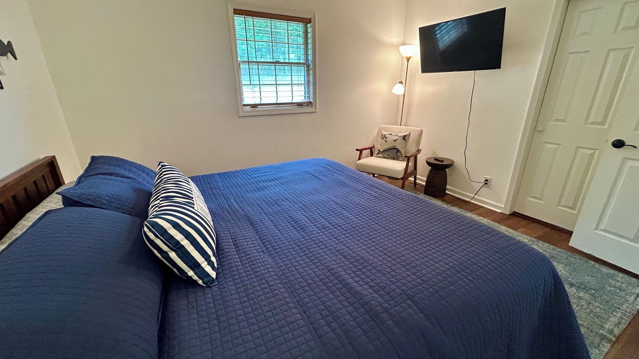 Photo of Bedroom in Lakeview