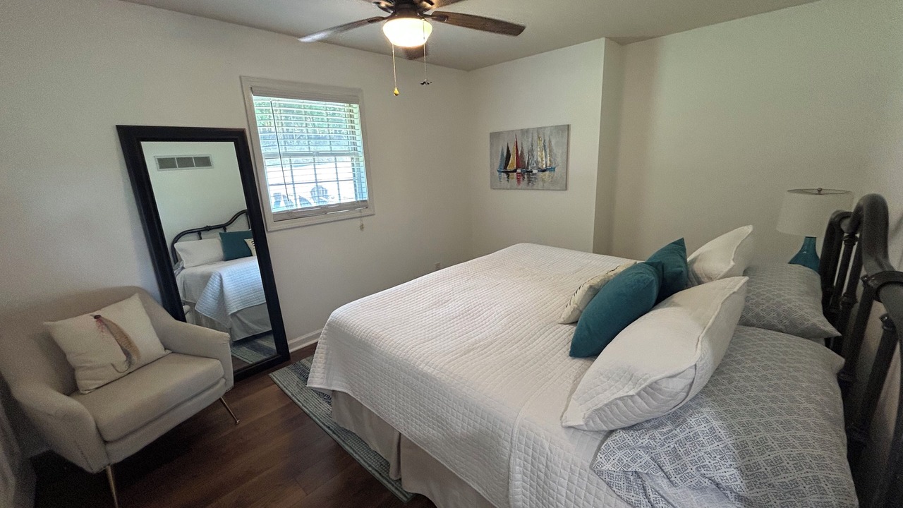 Photo of Bedroom in Lakeview