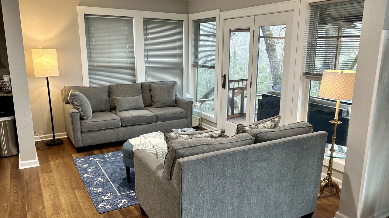 Photo of Livingroom in Lakeview