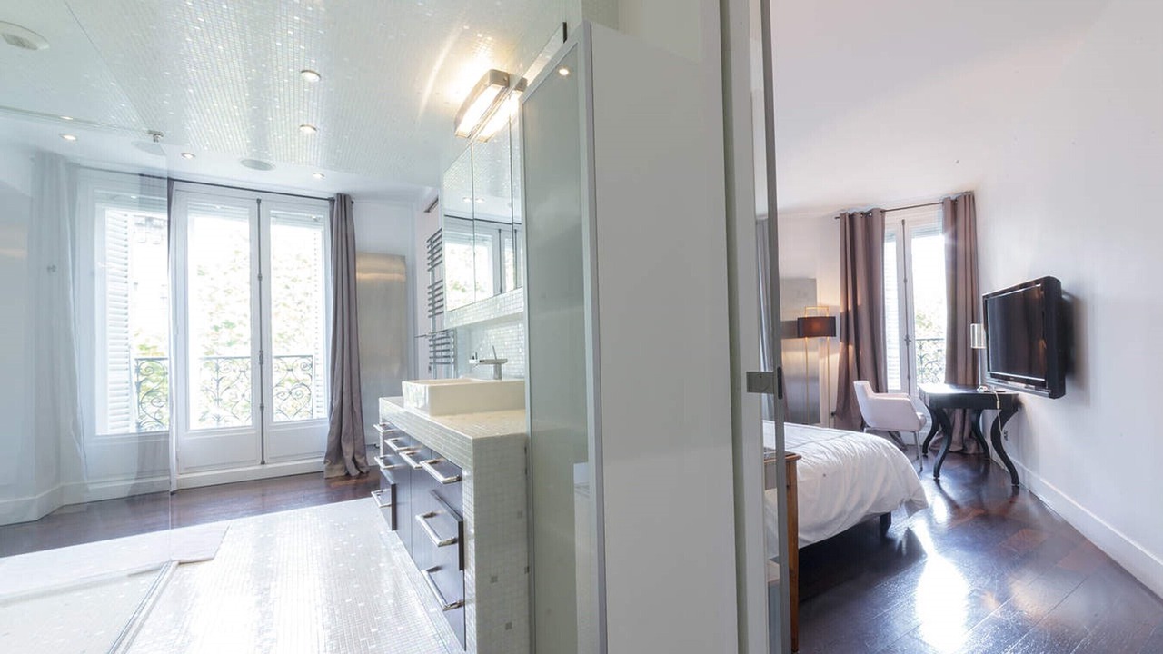 Photo of Bedroom in 8th Arrondissement