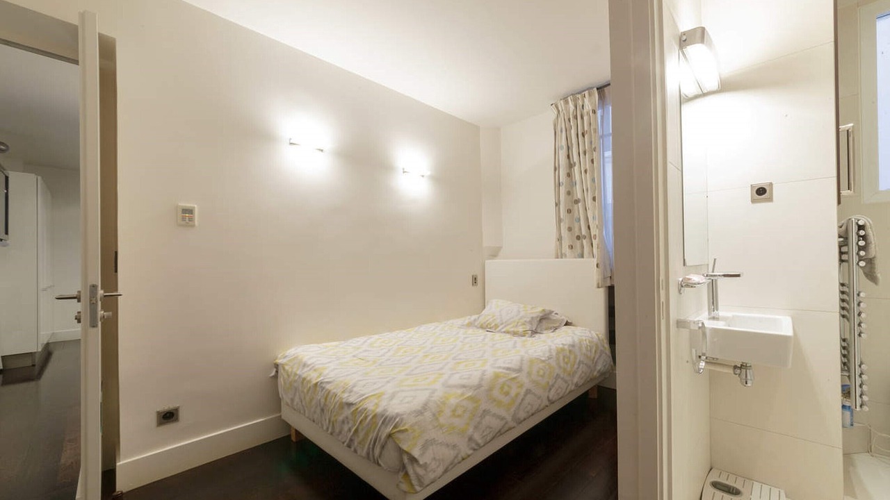 Photo of Bathroom in 8th Arrondissement