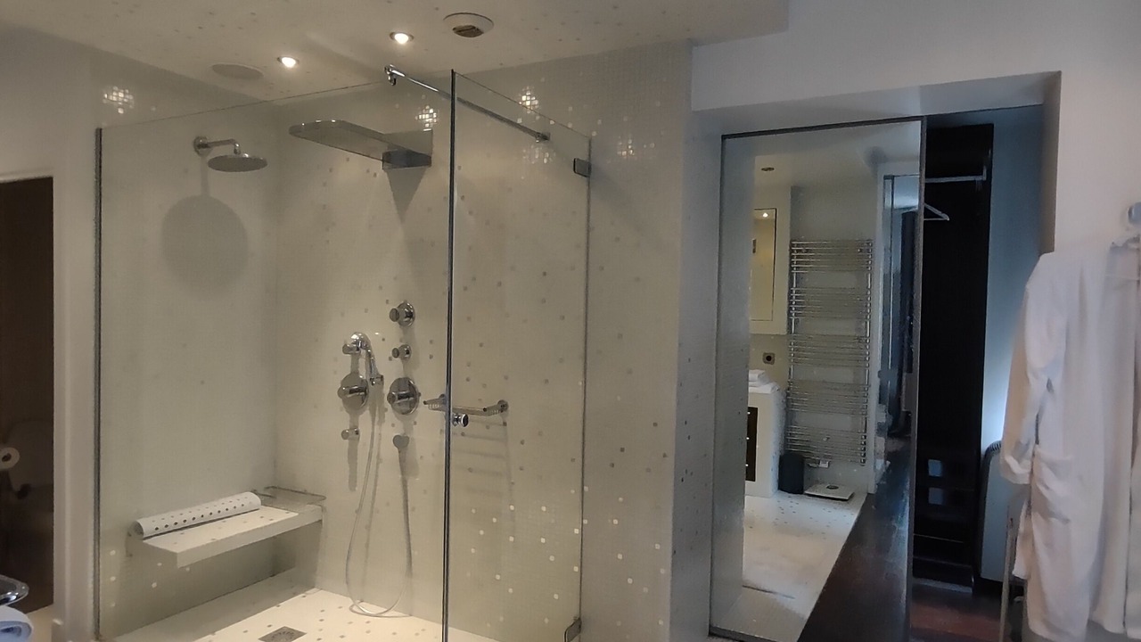 Photo of Bathroom in 8th Arrondissement