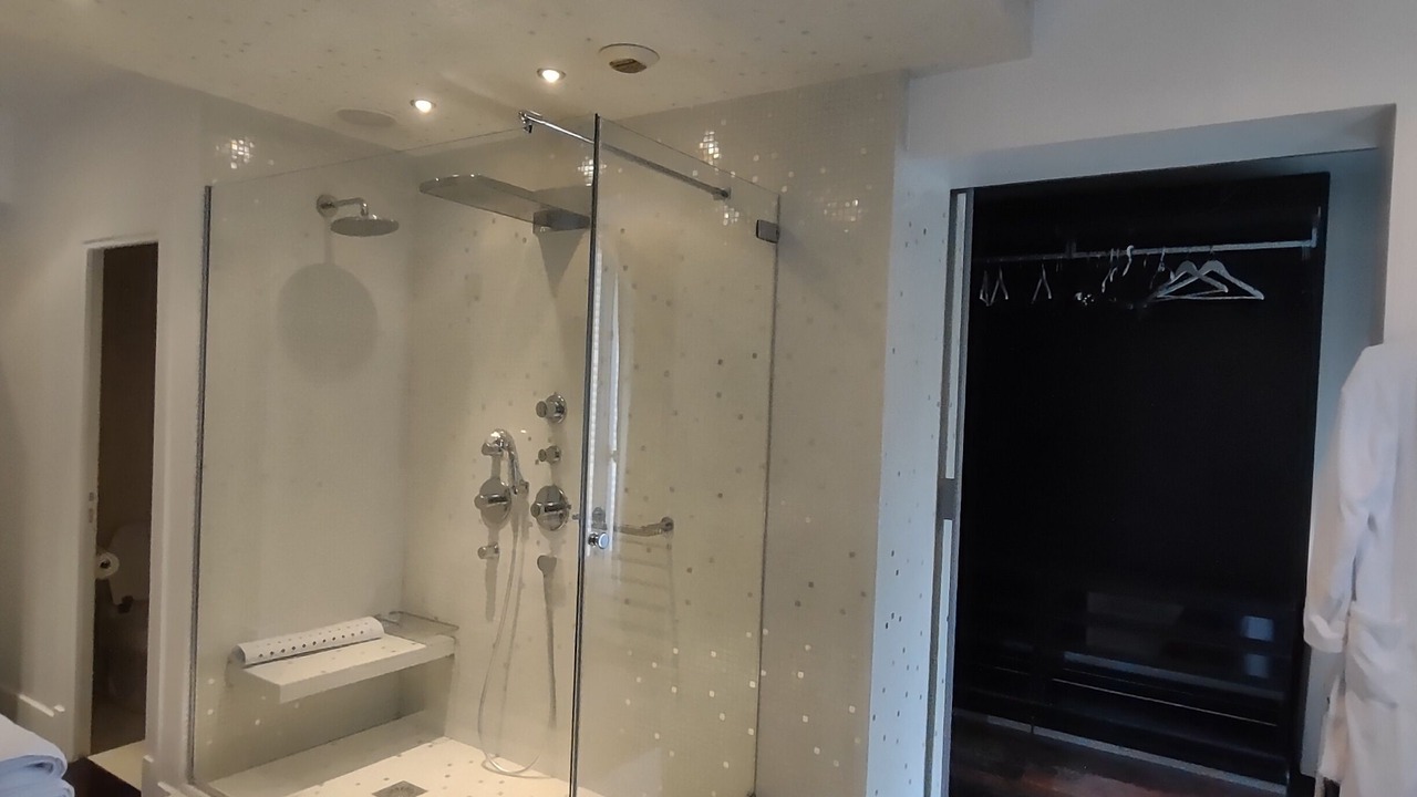 Photo of Bathroom in 8th Arrondissement