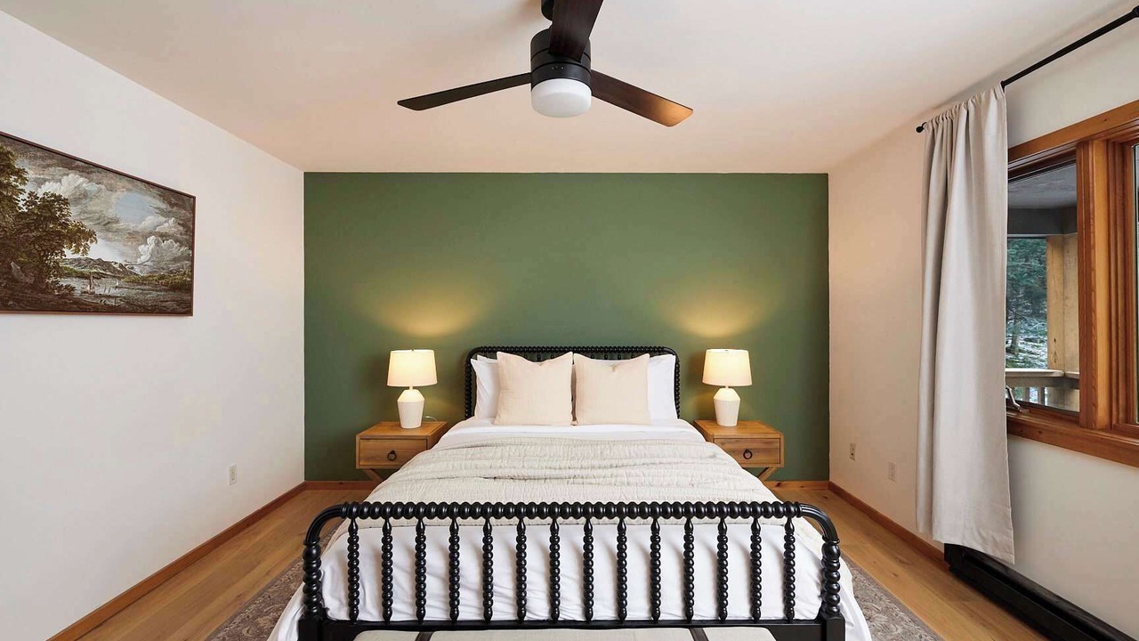 Photo of Bedroom in Roscoe