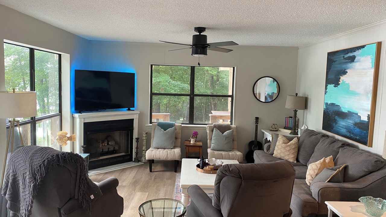 Photo of Livingroom in Ashville