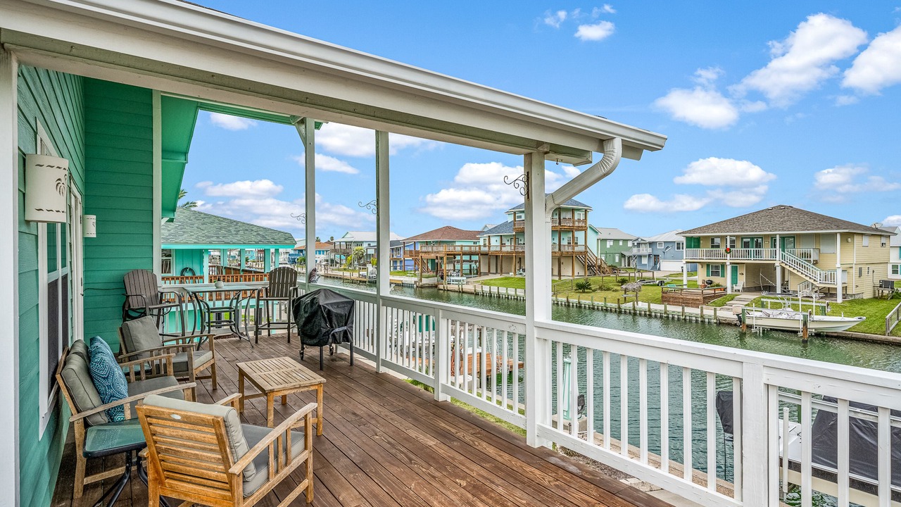 Photo of Patio Balcony in City-by-the Sea