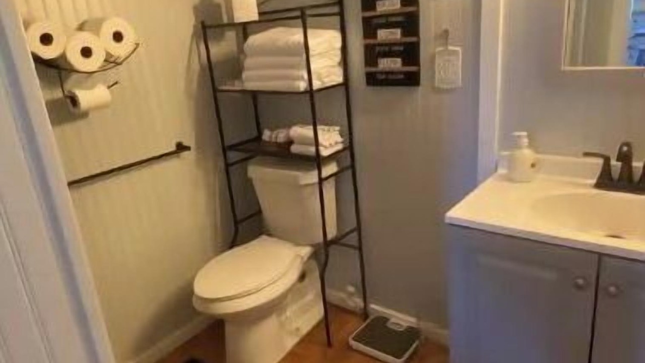 Photo of Bathroom in Bowling Green