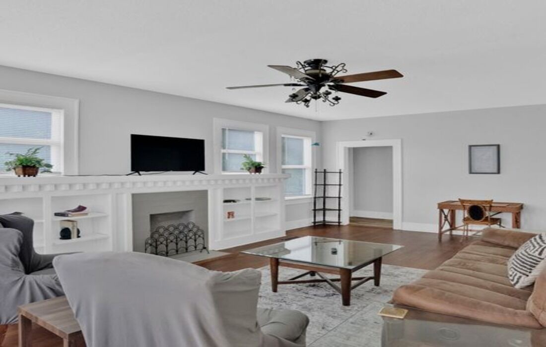 Photo of Livingroom in Highland Historic District