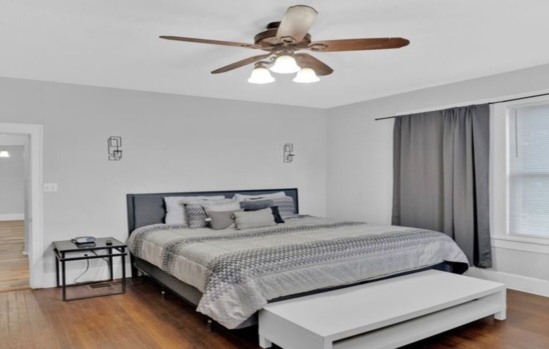 Photo of Bedroom in Highland Historic District