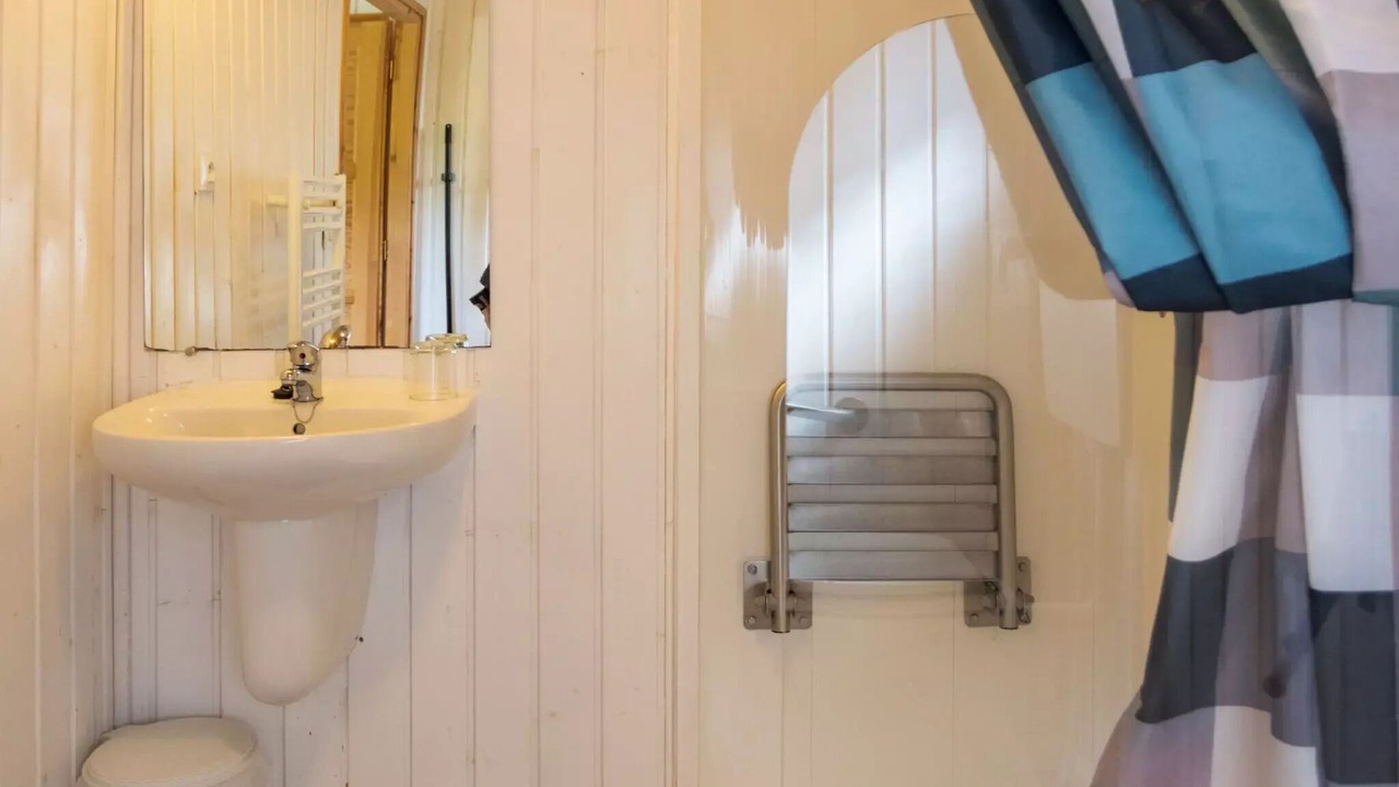 Photo of Bathroom in Casties-Labrande