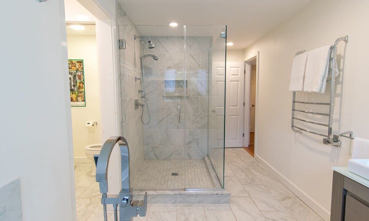 Photo of Bathroom in East Orleans