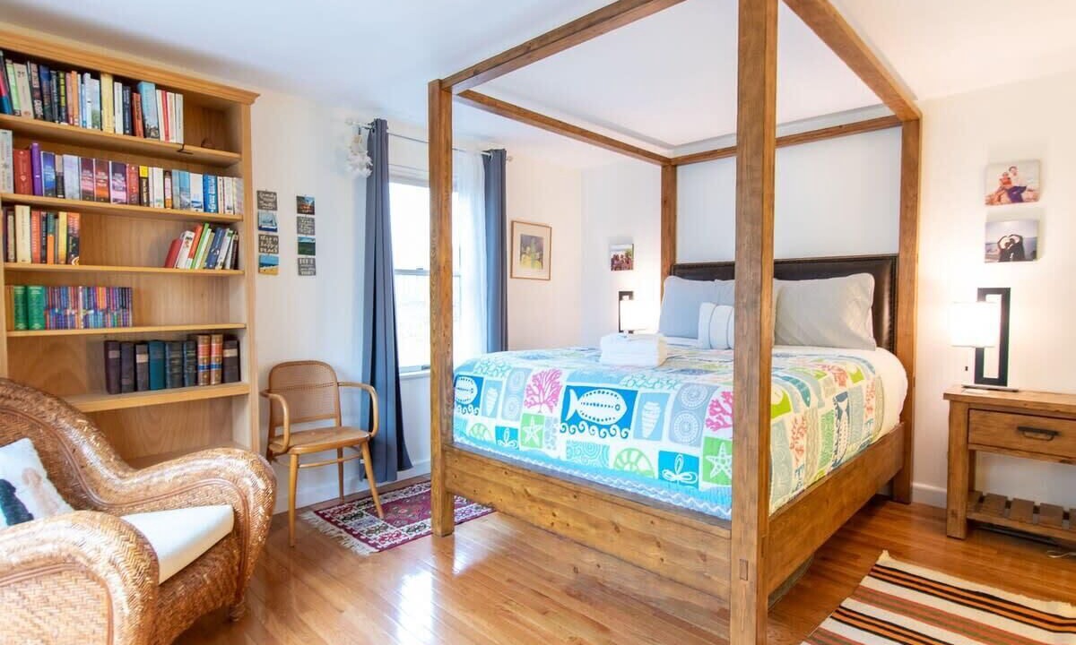 Photo of Bedroom in East Orleans