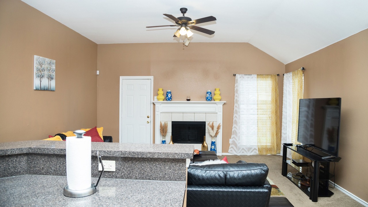 Photo of Livingroom in Southeast Arlington