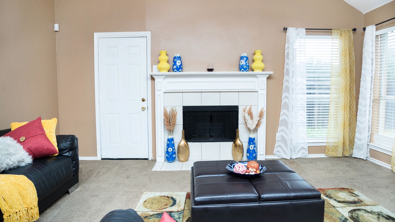 Photo of Livingroom in Southeast Arlington