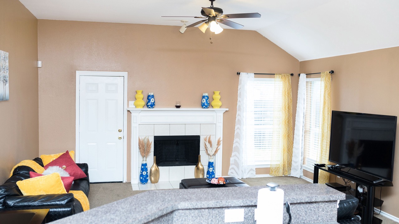 Photo of Livingroom in Southeast Arlington